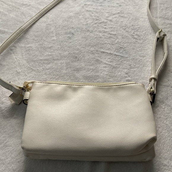 Juicy Couture Cross Body Bag - Picture 5 of 6